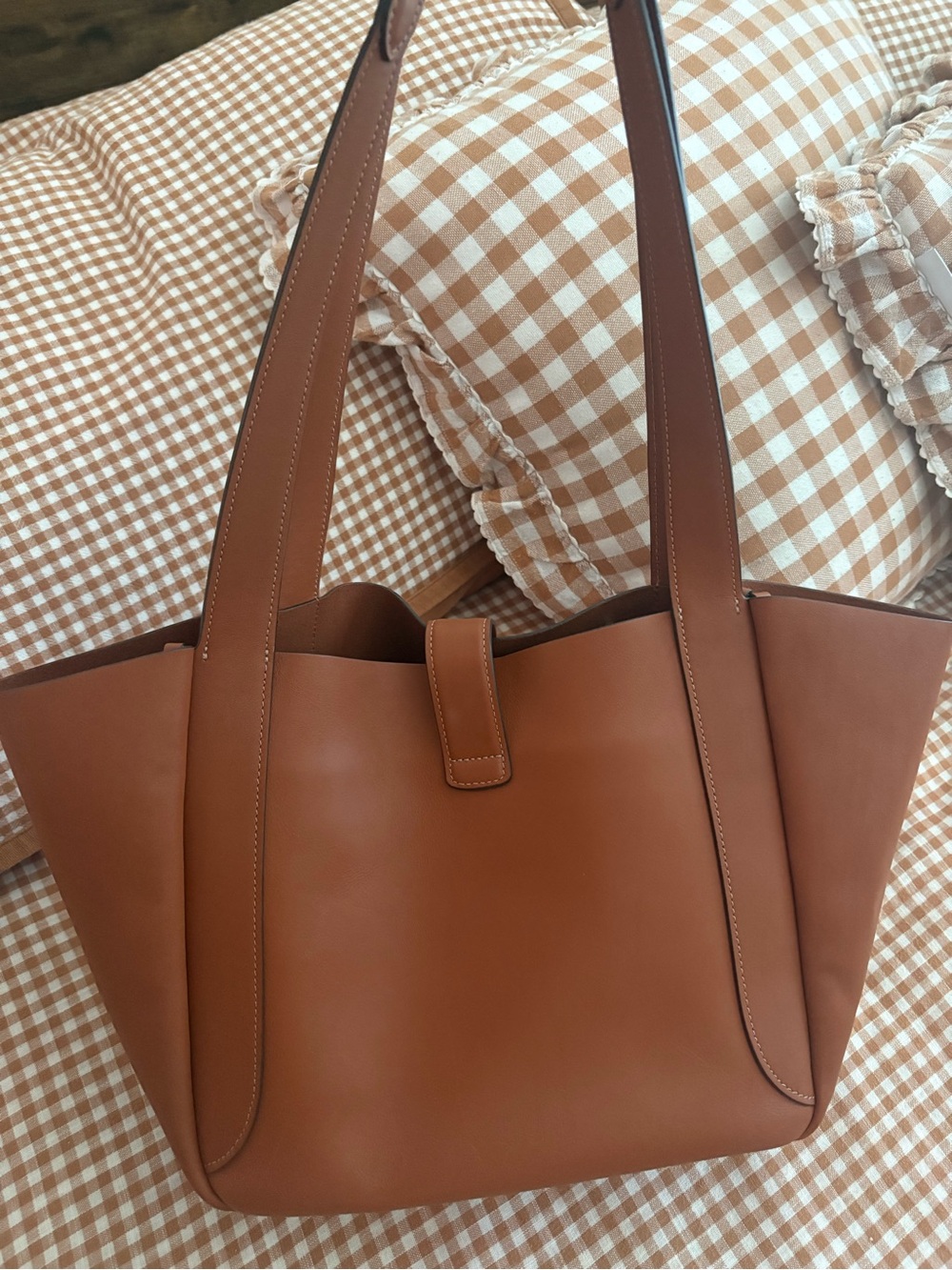 COACH Hadley Brown Leather Tote Bag - Turnlock Detail - Picture 4 of 12